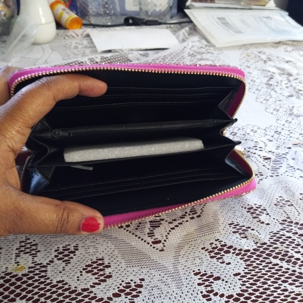 Wallets - Picture 3 of 5